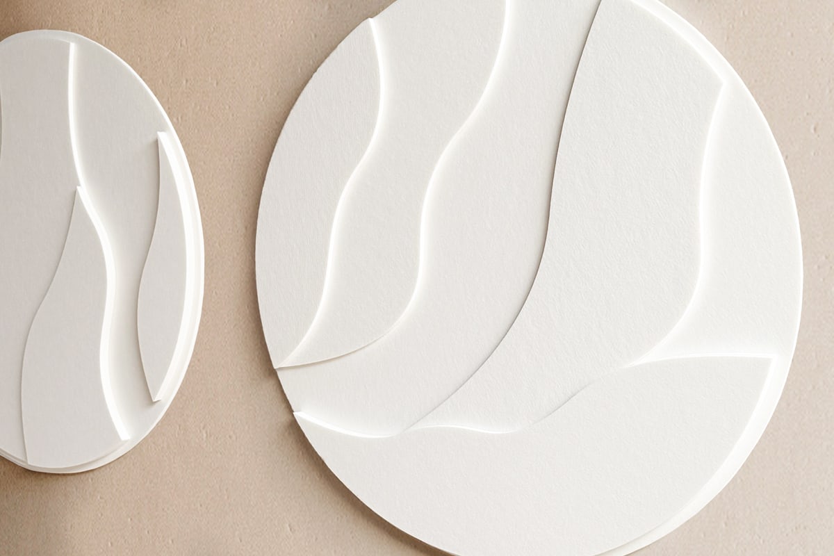 Twee Vilt art Rond naast elkaar, gezien vanaf een schuin aanzicht.